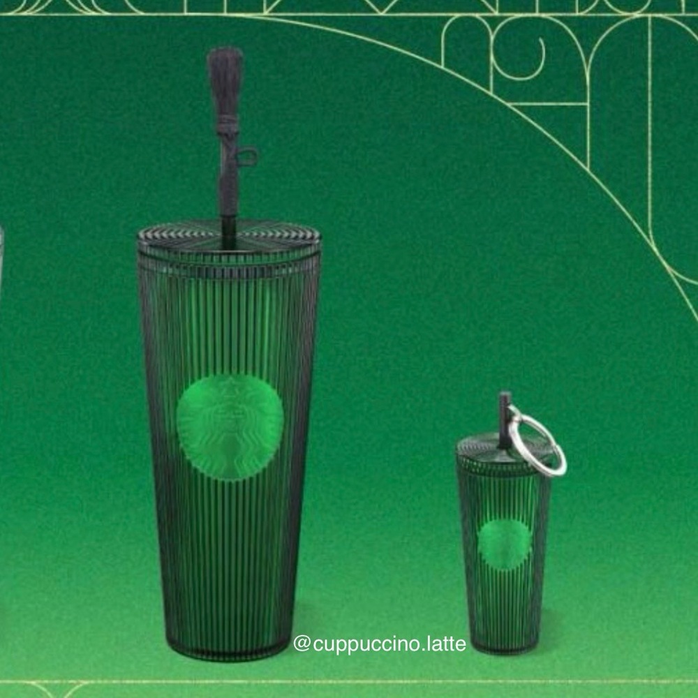 💚NWT🖤Starbucks X Wicked Pleated Glow Elphaba Broom Topper Tumbler & Keychain